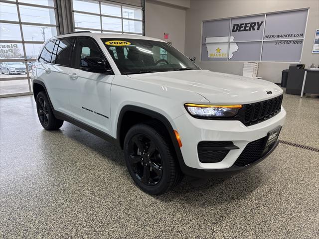 new 2025 Jeep Grand Cherokee car, priced at $40,326