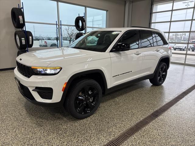 new 2025 Jeep Grand Cherokee car, priced at $40,326