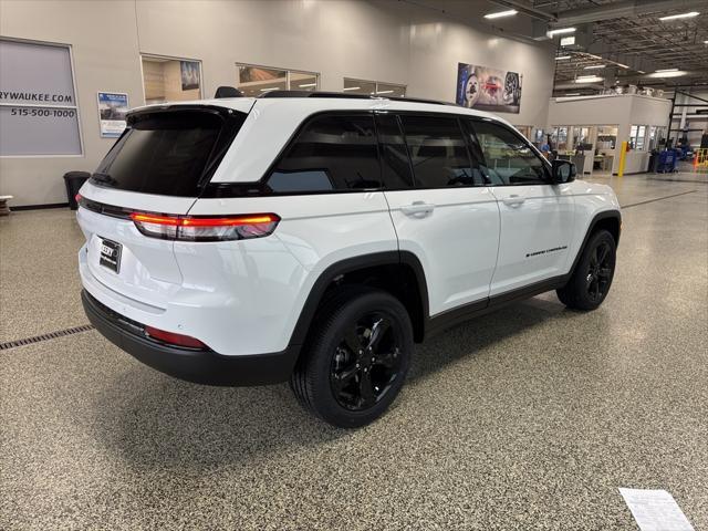 new 2025 Jeep Grand Cherokee car, priced at $40,326