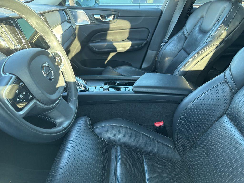 used 2022 Volvo XC60 Recharge Plug-In Hybrid car, priced at $29,650