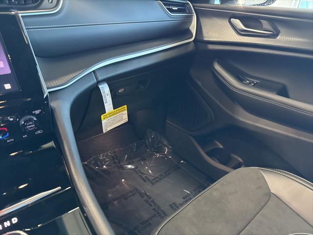 new 2025 Jeep Grand Cherokee L car, priced at $41,622