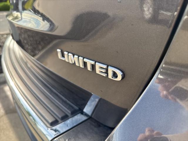 used 2018 Jeep Grand Cherokee car, priced at $19,329