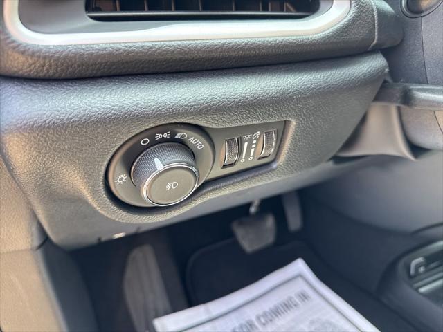used 2025 Chrysler Pacifica car, priced at $42,211