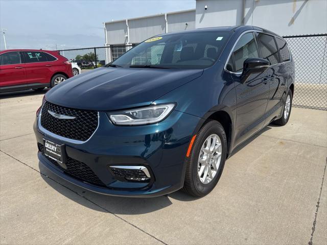 used 2025 Chrysler Pacifica car, priced at $42,211