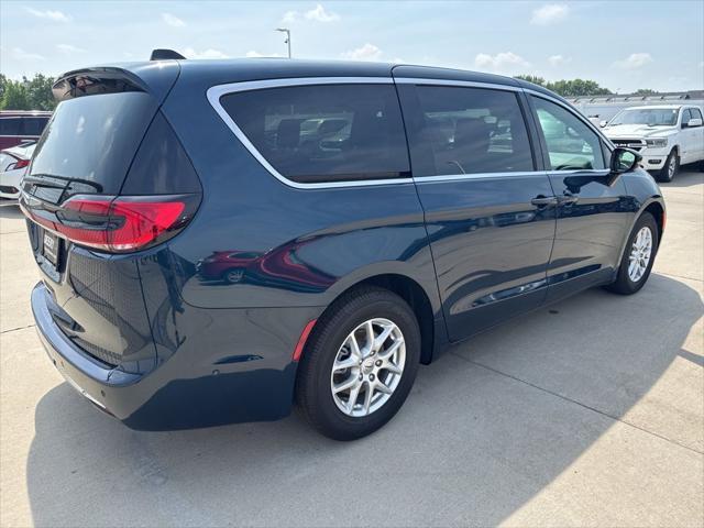 used 2025 Chrysler Pacifica car, priced at $42,211