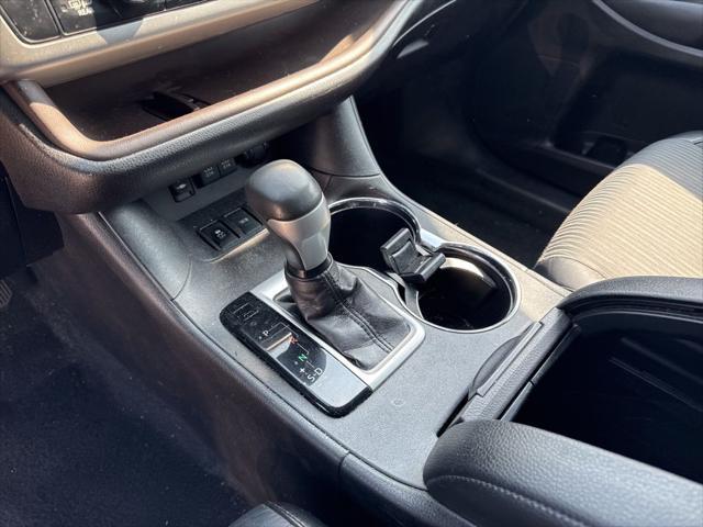 used 2018 Toyota Highlander car, priced at $23,195