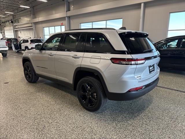 new 2025 Jeep Grand Cherokee car, priced at $44,756