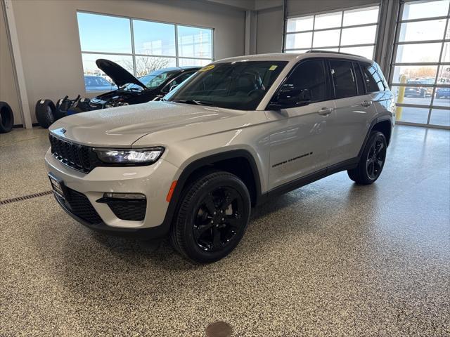 new 2025 Jeep Grand Cherokee car, priced at $44,756