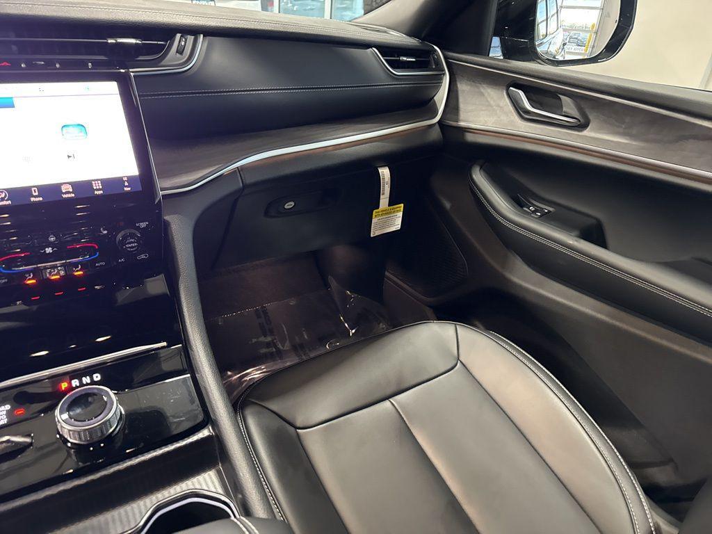 new 2025 Jeep Grand Cherokee L car, priced at $44,006