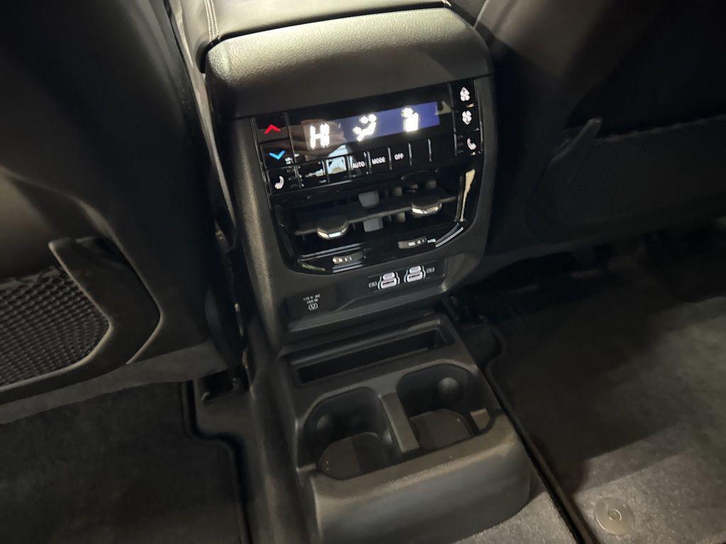new 2025 Jeep Grand Cherokee L car, priced at $44,006