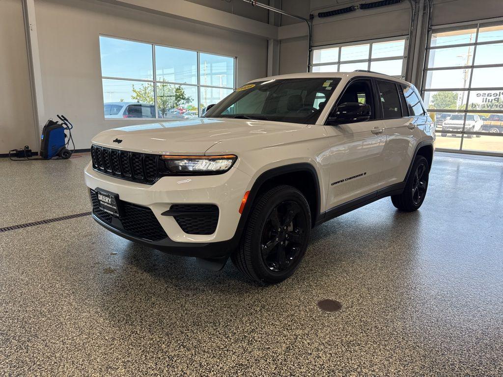 new 2025 Jeep Grand Cherokee car, priced at $36,709