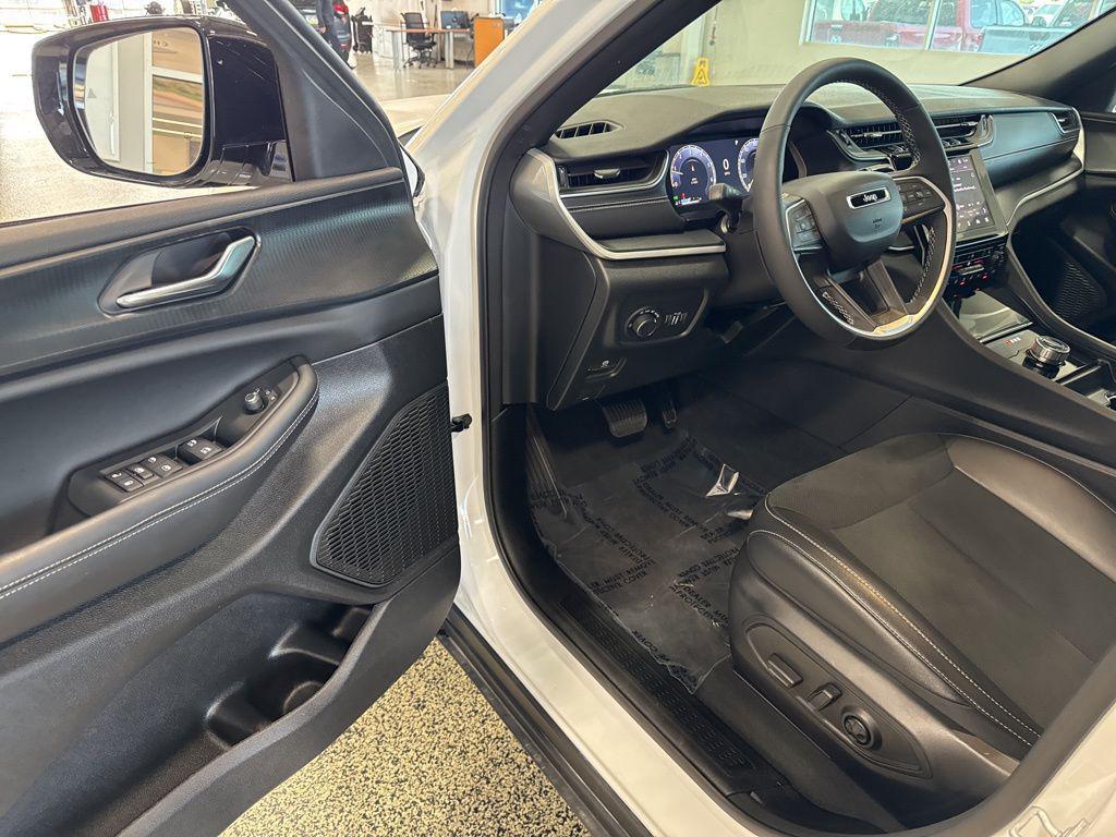 new 2025 Jeep Grand Cherokee car, priced at $36,709