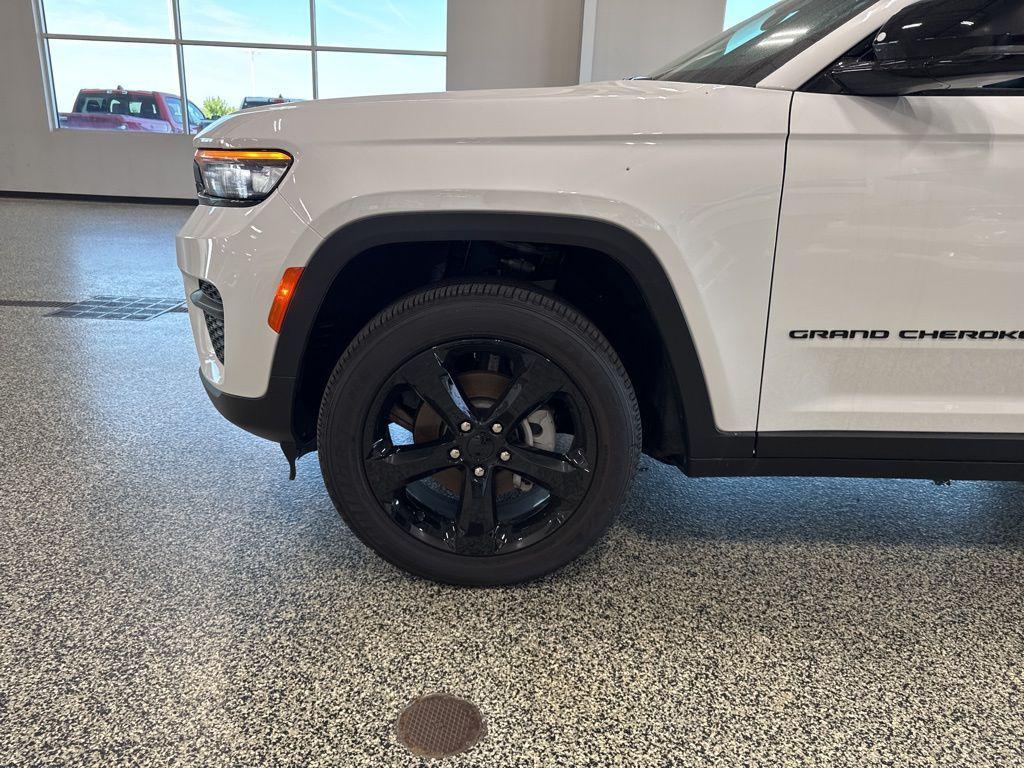 new 2025 Jeep Grand Cherokee car, priced at $36,709
