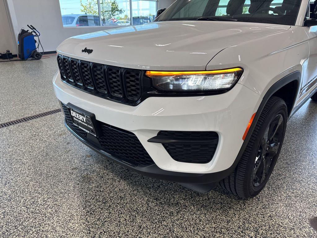 new 2025 Jeep Grand Cherokee car, priced at $36,709