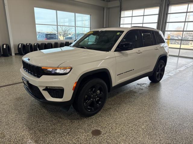 new 2025 Jeep Grand Cherokee car, priced at $44,220