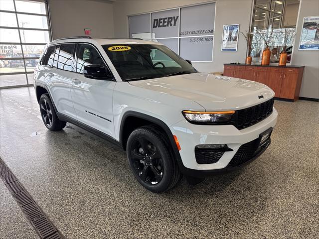 new 2025 Jeep Grand Cherokee car, priced at $44,220