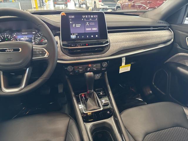 new 2025 Jeep Compass car, priced at $25,100