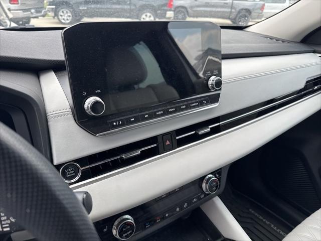 used 2023 Mitsubishi Outlander car, priced at $28,190