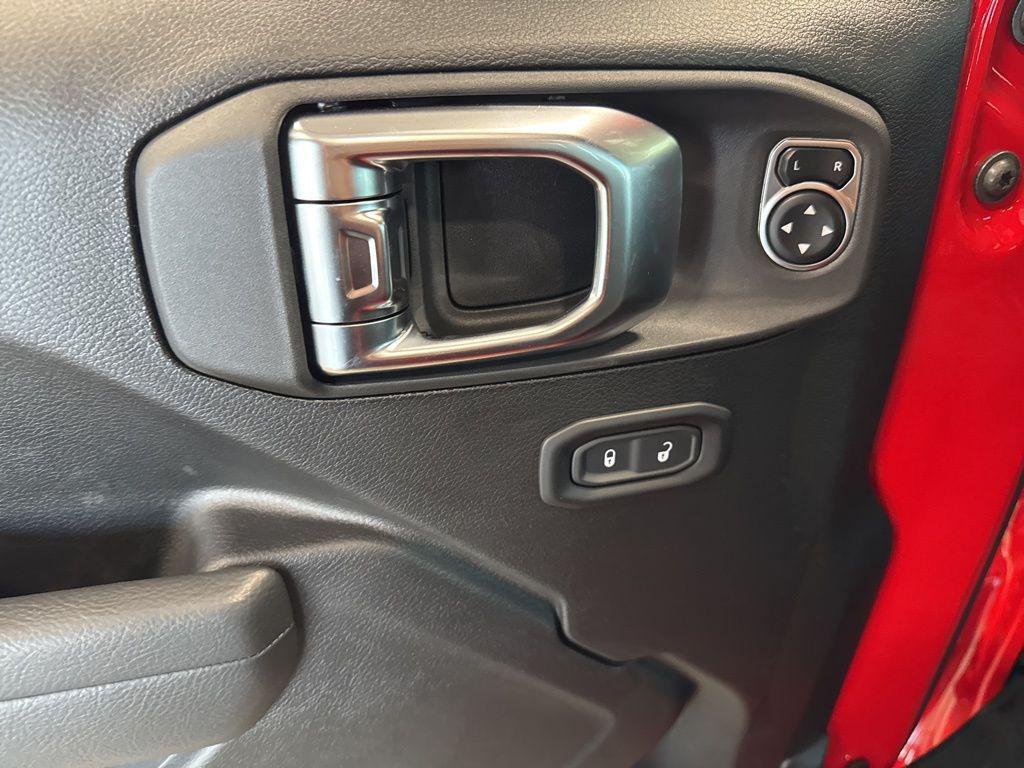 new 2025 Jeep Wrangler car, priced at $54,310