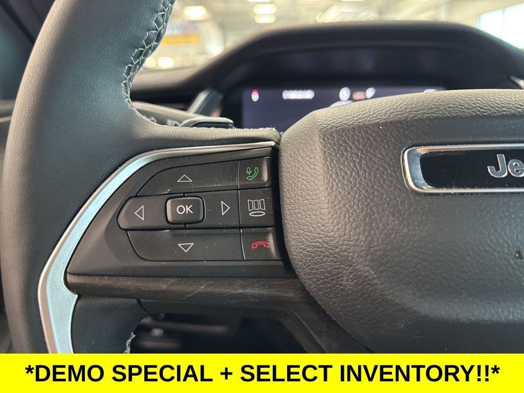 new 2025 Jeep Grand Cherokee car, priced at $39,750