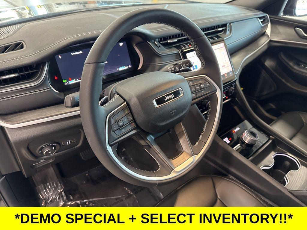 new 2025 Jeep Grand Cherokee car, priced at $39,750