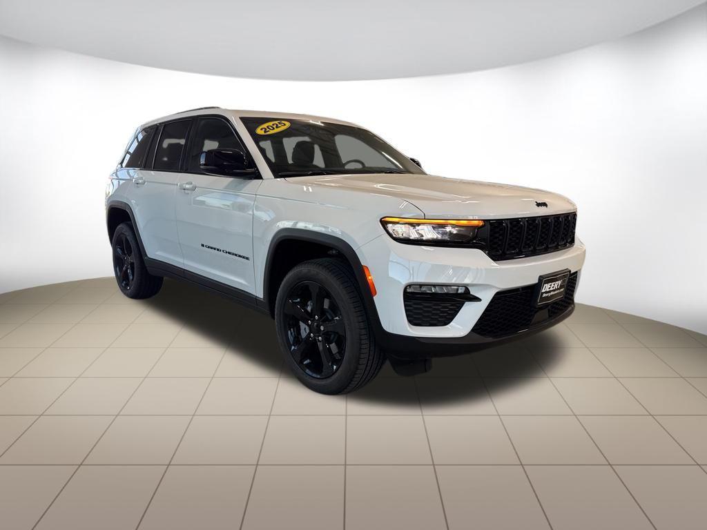 new 2025 Jeep Grand Cherokee car, priced at $46,172