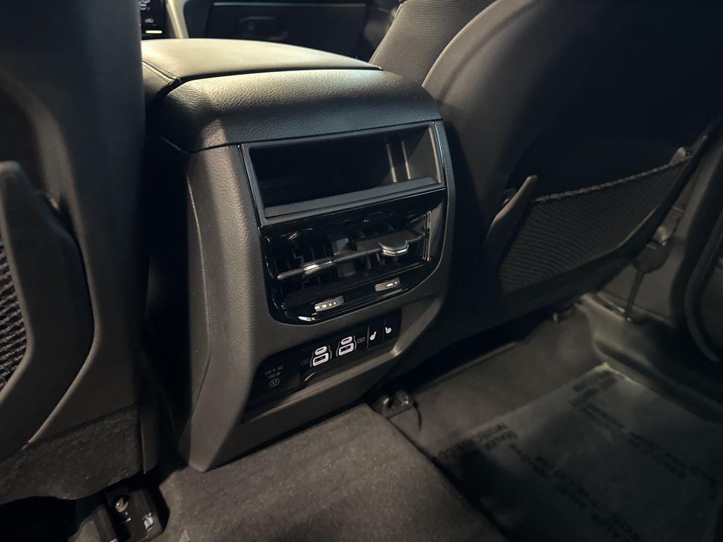 new 2025 Jeep Grand Cherokee car, priced at $40,672