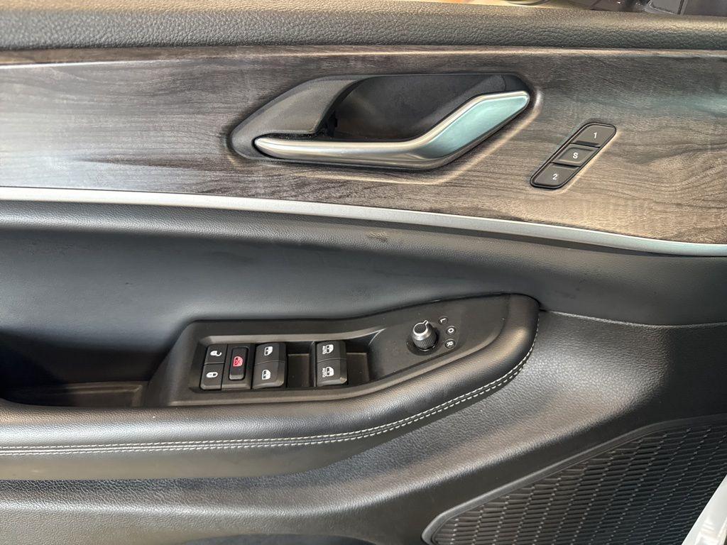 used 2024 Jeep Grand Cherokee L car, priced at $34,671