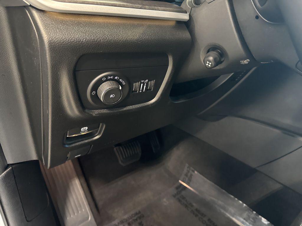 used 2024 Jeep Grand Cherokee L car, priced at $34,671