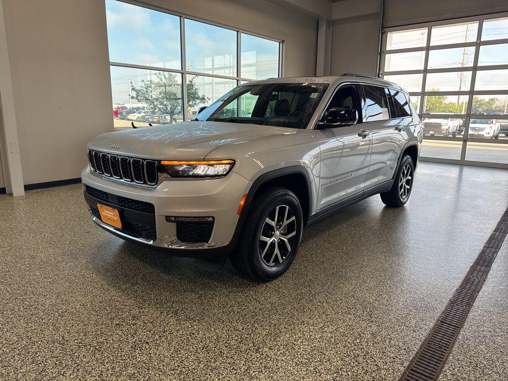 used 2024 Jeep Grand Cherokee L car, priced at $34,671