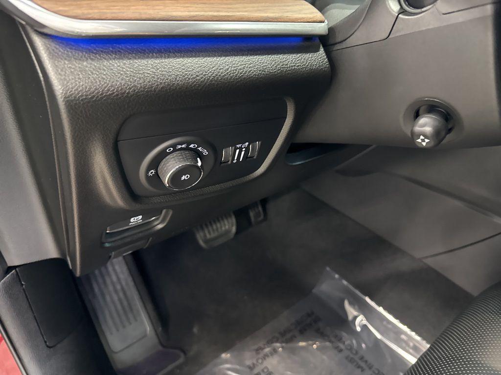 used 2024 Jeep Grand Cherokee car, priced at $44,500