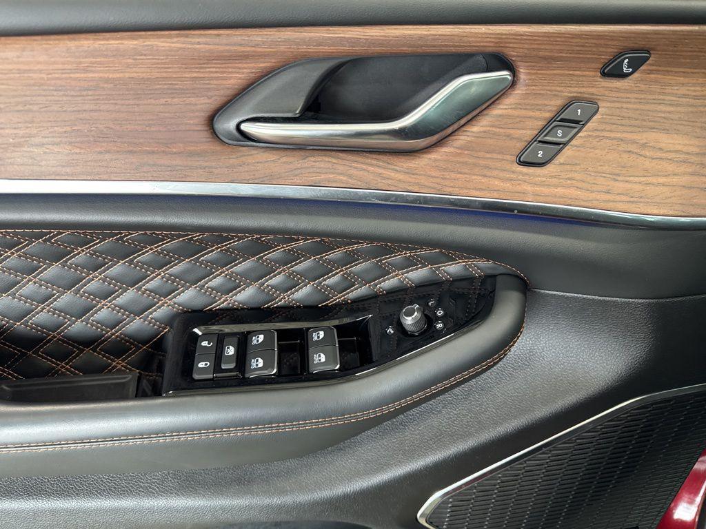 used 2024 Jeep Grand Cherokee car, priced at $44,500