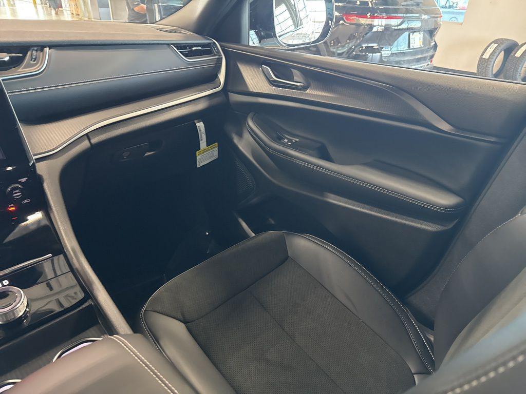 new 2025 Jeep Grand Cherokee L car, priced at $41,785