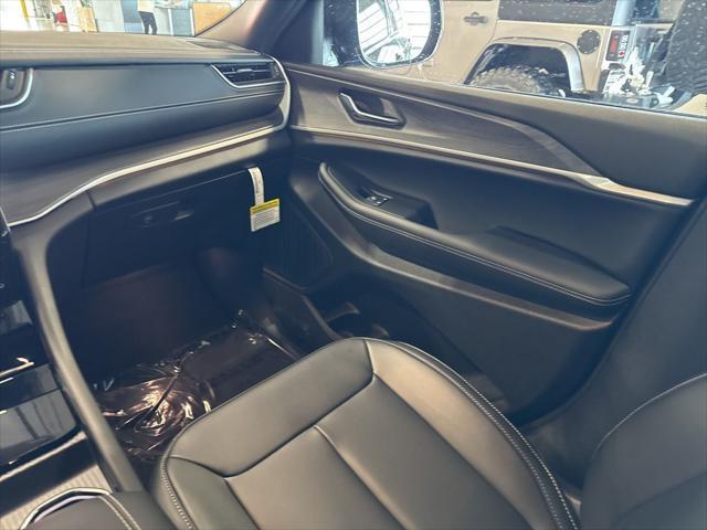 new 2025 Jeep Grand Cherokee L car, priced at $47,952