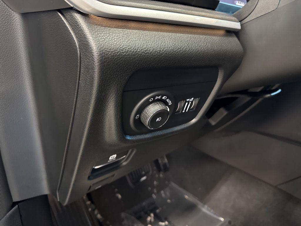 new 2025 Jeep Grand Cherokee L car, priced at $46,702