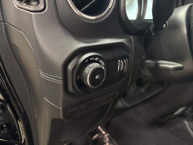 new 2025 Jeep Wrangler car, priced at $52,574