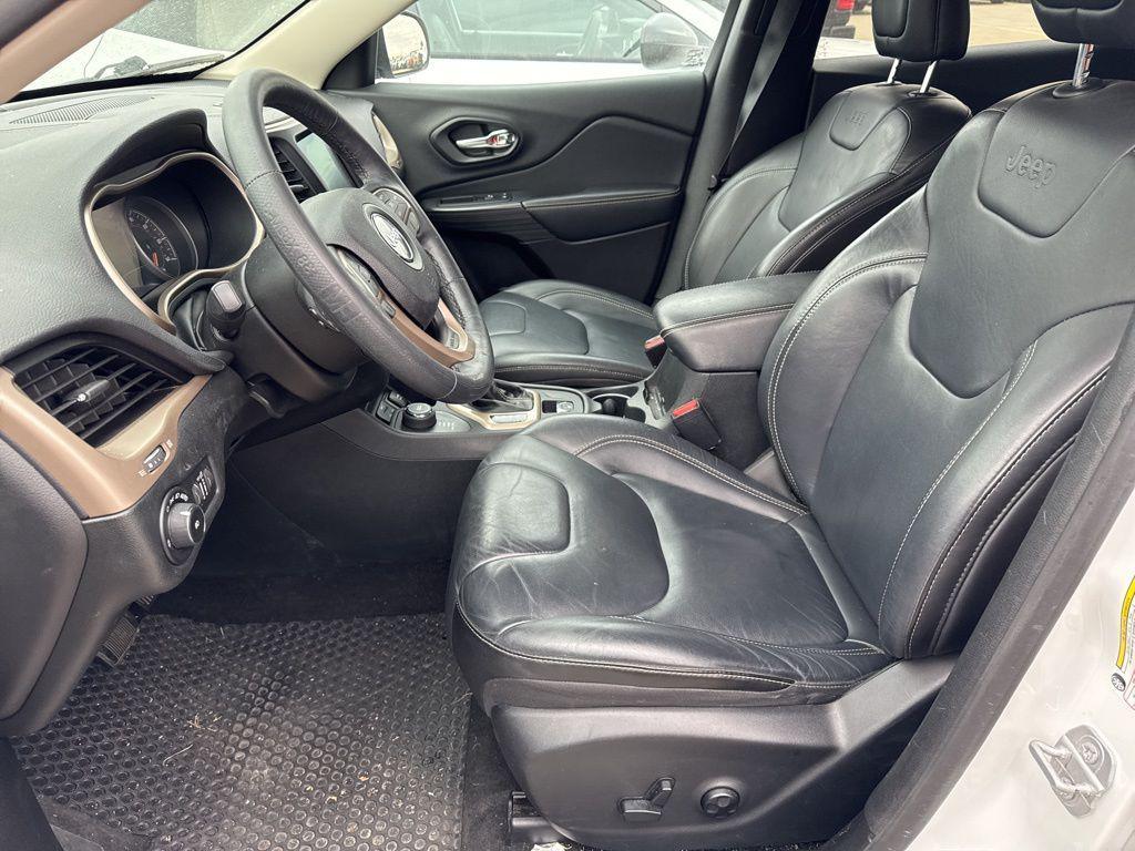 used 2015 Jeep Cherokee car, priced at $13,489