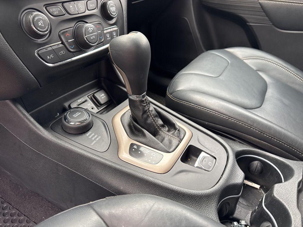 used 2015 Jeep Cherokee car, priced at $13,489