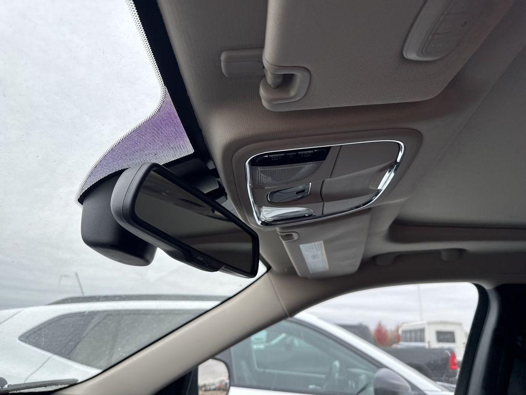 used 2015 Jeep Cherokee car, priced at $13,489