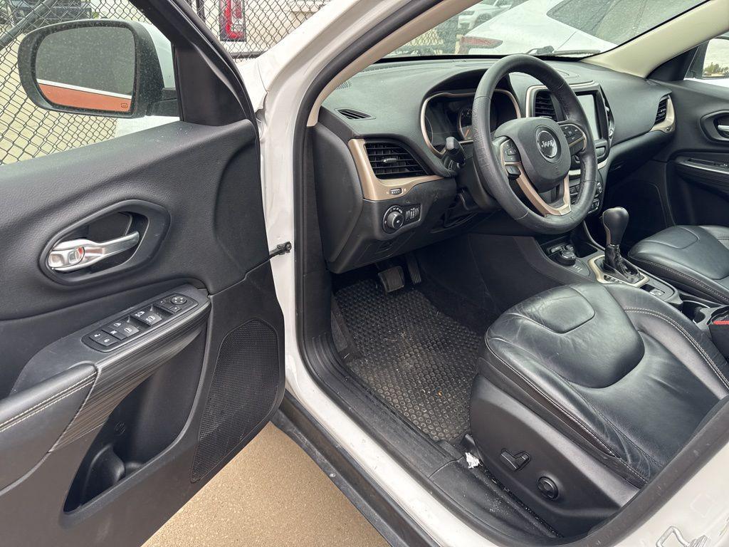 used 2015 Jeep Cherokee car, priced at $13,489