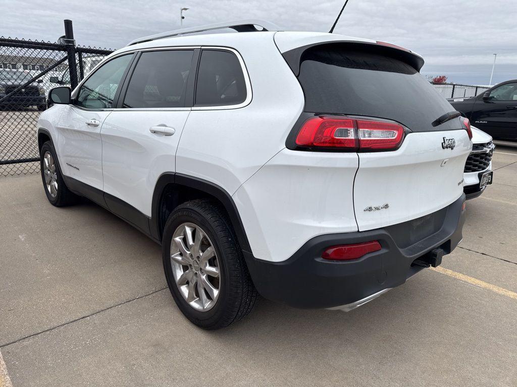 used 2015 Jeep Cherokee car, priced at $13,489