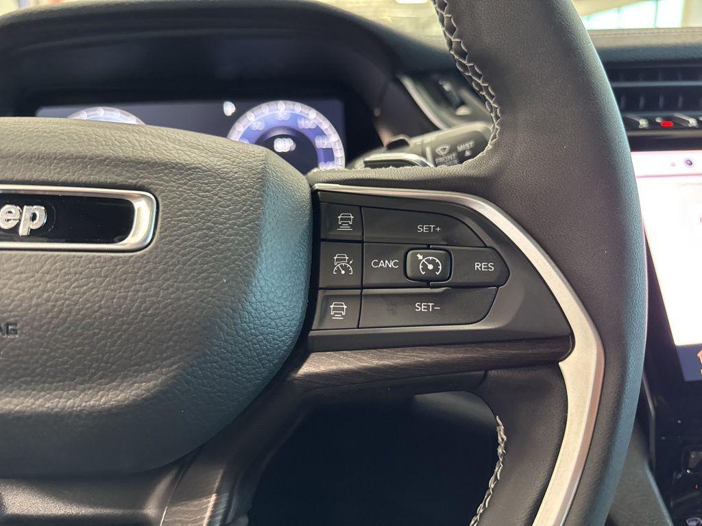 new 2025 Jeep Grand Cherokee L car, priced at $49,049