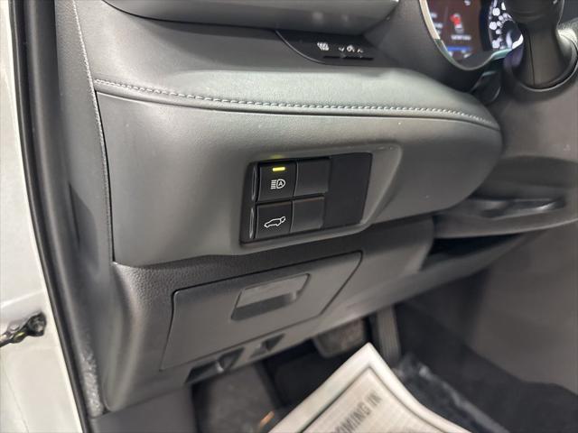 used 2020 Toyota Highlander car, priced at $33,819