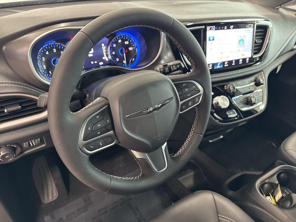 new 2026 Chrysler Pacifica car, priced at $43,687