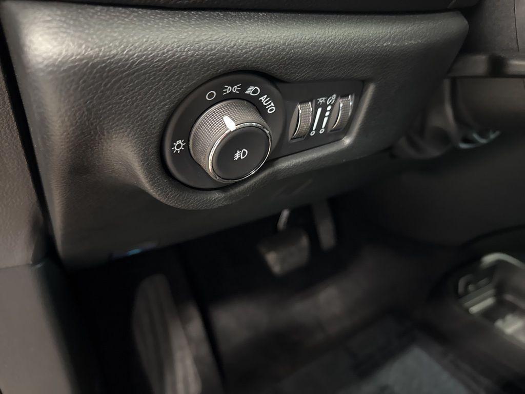 new 2026 Chrysler Pacifica car, priced at $43,687