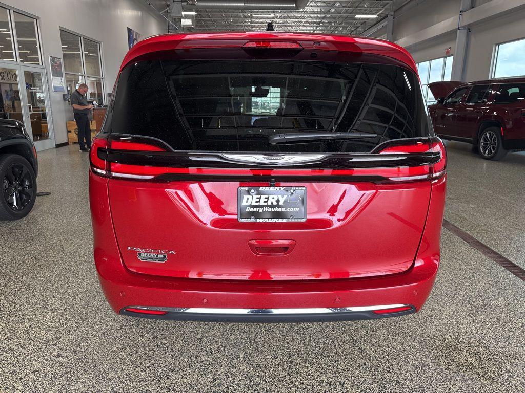 new 2026 Chrysler Pacifica car, priced at $43,687
