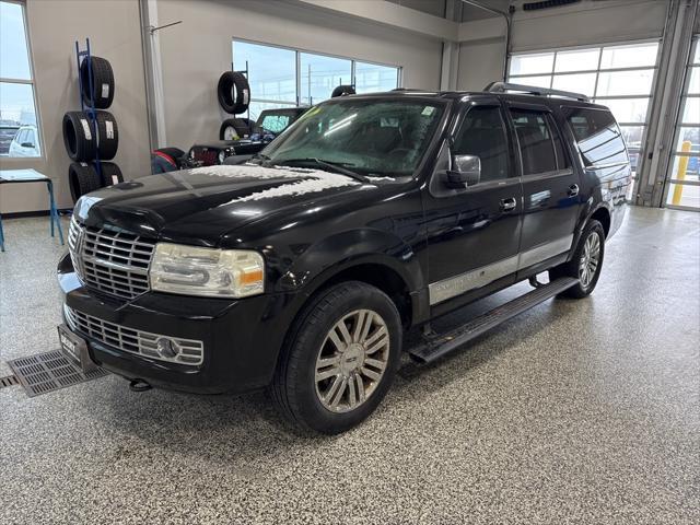 used 2008 Lincoln Navigator car, priced at $5,900