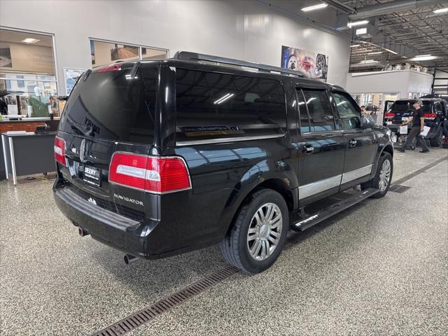 used 2008 Lincoln Navigator car, priced at $5,900