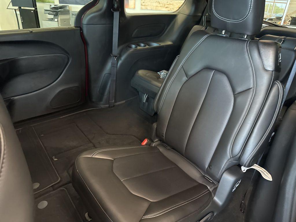 new 2025 Chrysler Pacifica car, priced at $41,422