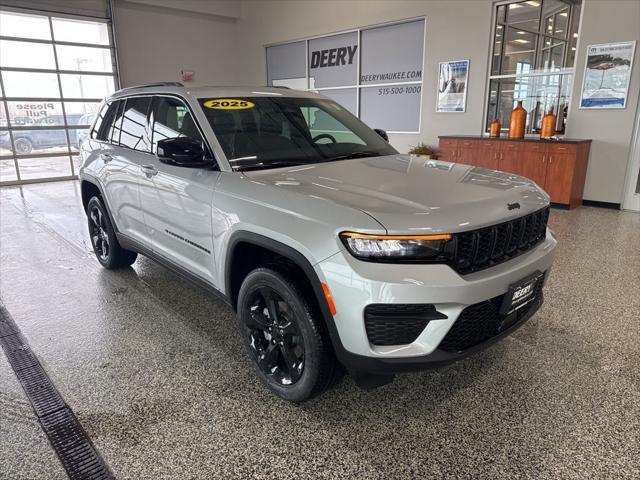 new 2025 Jeep Grand Cherokee car, priced at $43,675